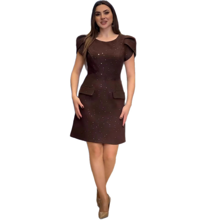 Damen Elegantes Kleid mit funkelnden Akzenten und taillierten Taschen Echo Archiv