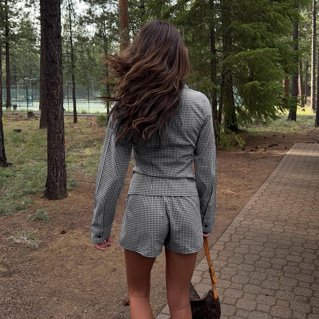 Damen nan zweiteiliges Vichy-Set aus taillierter Blusenjacke mit Wiener Nähten und Highwaist-Shorts Echo Archiv