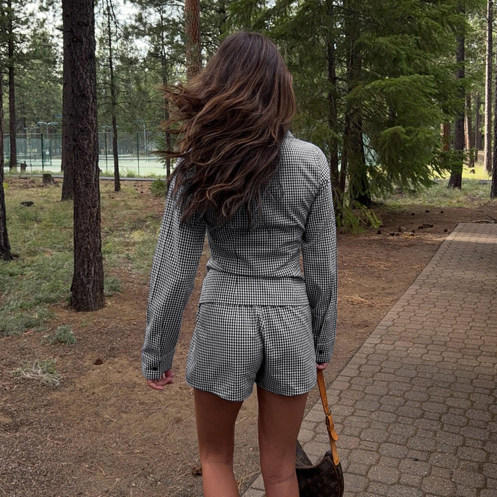 Damen nan zweiteiliges Vichy-Set aus taillierter Blusenjacke mit Wiener Nähten und Highwaist-Shorts Echo Archiv