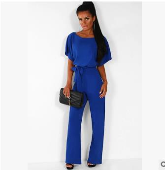 Damen elegantes Set bestehend aus fließender Bluse und weit geschnittenen Hosen Echoarchiv