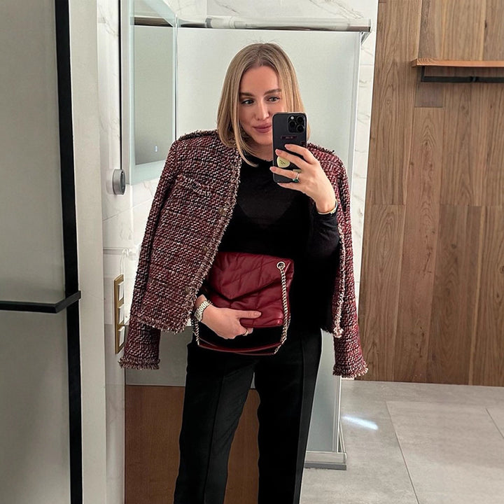 Damen Kurze Bouclé-Tweed-Jacke mit Fransenbesatz und Zierknöpfen Echoarchiv