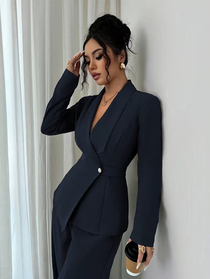 Damen taillierter Businessblazer mit Schalkragen, Gürtelbund und Ein-Knopf-Verschluss – Valéne