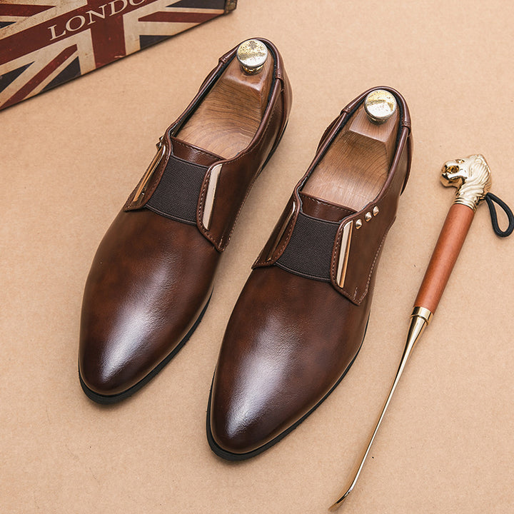 Herren elegante spitze Slip-On Business-Halbschuhe mit elastischer Gummilasche und dekorativen Metallapplikationen Echo Archiv