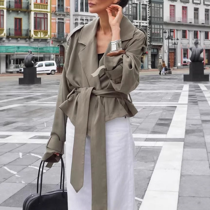 Damen nan gewickelte Cropped-Jacke mit oversized Raglanärmeln und breitem Bindegürtel Echo Archiv