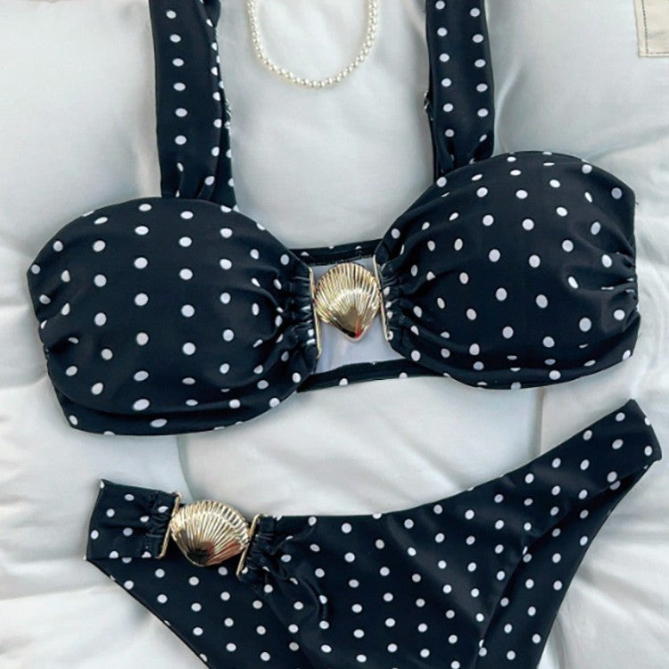 Damen Bikini mit dekorativen Rüschen und goldenen Akzenten Echo Archiv