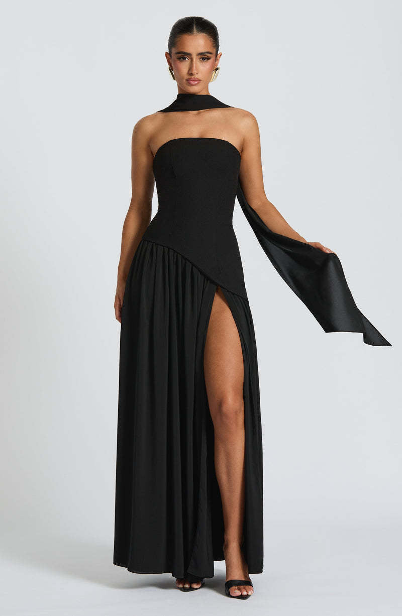Damen Glamouröses Abendkleid mit schulterfreiem Design und exquisite Drapierung Echo Archiv