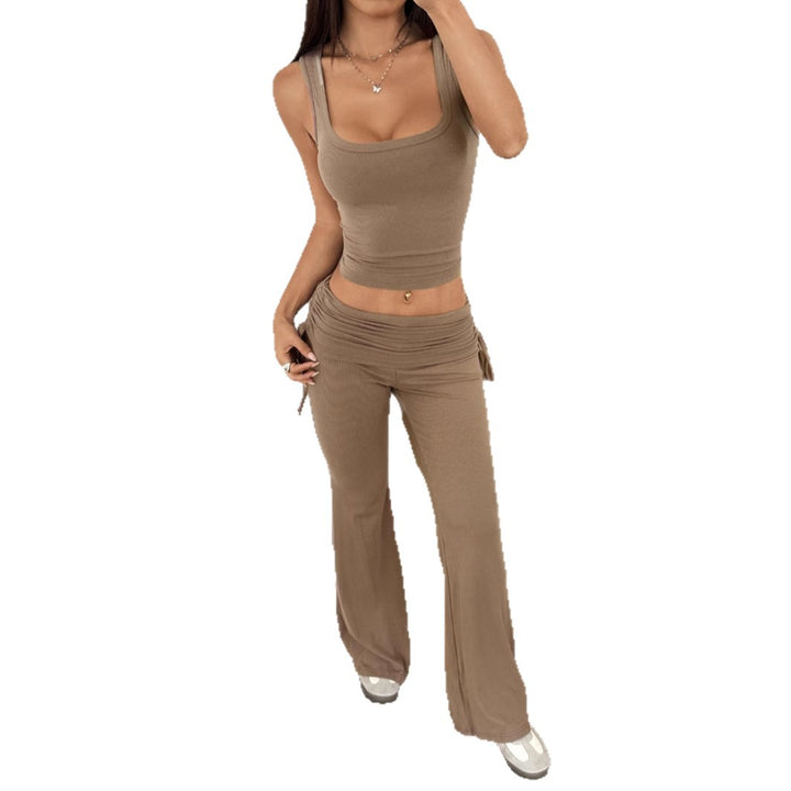 Damen Legere Sportbekleidung mit figurformendem Oberteil und weiten Hosen Echo Archiv