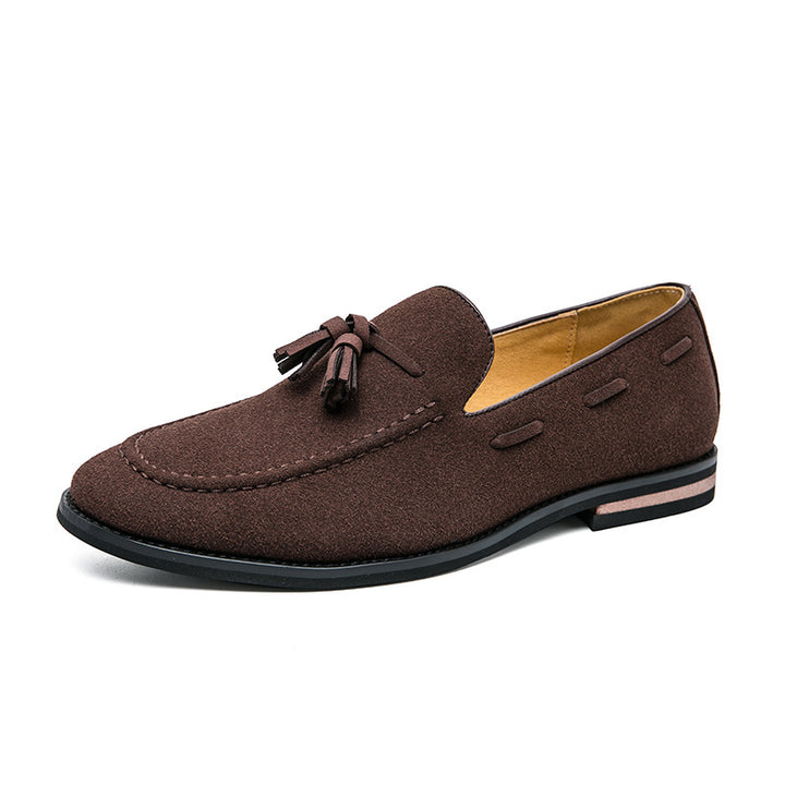 Herren Quasten-Slipper aus Veloursleder mit handgenähter Moccasinnaht und gepolstertem Lederfußbett – Tavélo
