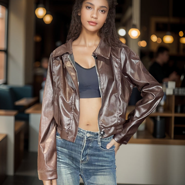 Damen Kurz geschnittene PU-Jacke im Blouson-Stil mit Hemdkragen und tailliertem Gummibund – Célinea