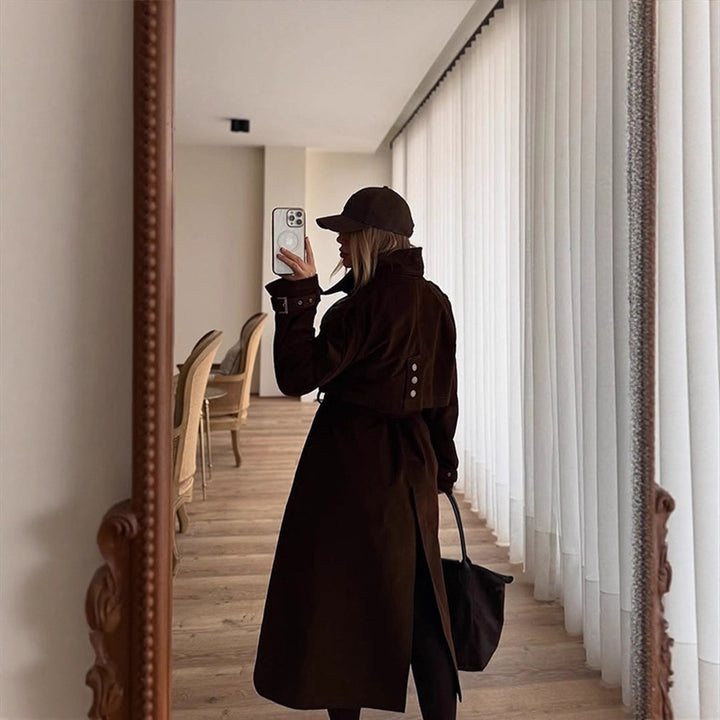 Damen Maxilanger Trenchcoat aus Veloursoptik mit doppelreihiger Knopfleiste und oversized Schnitt Echoarchiv