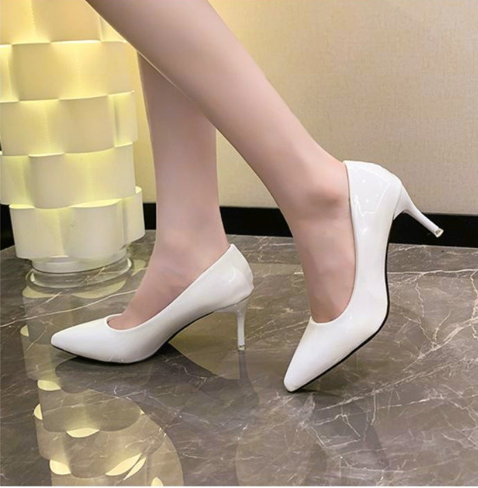 Damen Elegante Lackpumps mit spitz zulaufender Kappe und filigranem Stilettoabsatz Echo Archiv