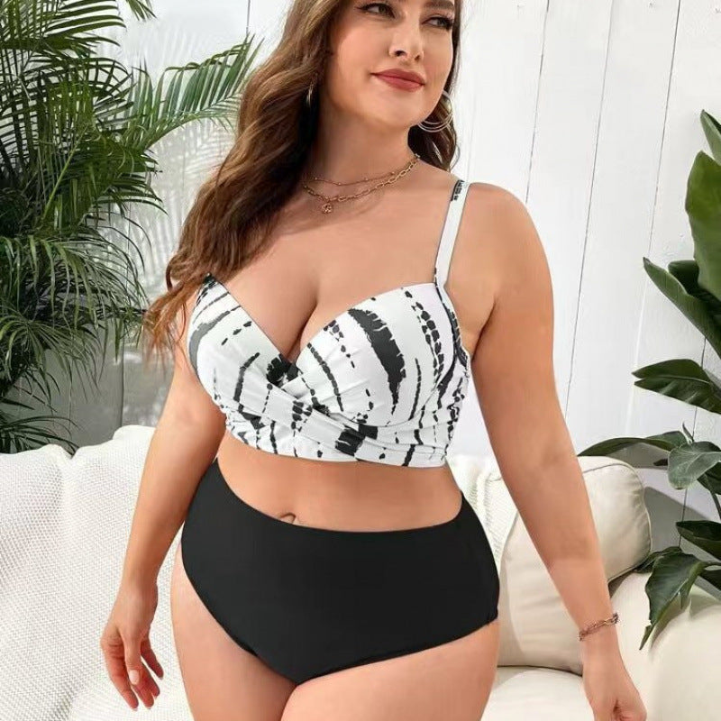 Damen Strandüberwurf mit modischem Schnitt und eleganten Mustern Echo Archiv