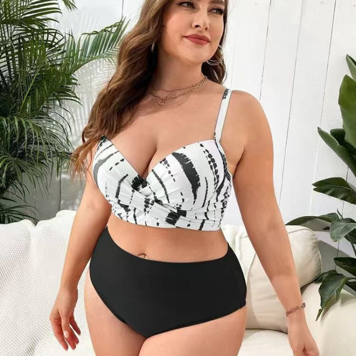 Damen Strandüberwurf mit modischem Schnitt und eleganten Mustern Echo Archiv