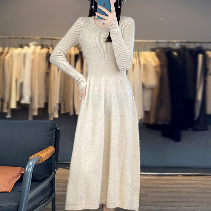 Damen Langärmeliges Midikleid aus Feinstrick mit taillierter A‑Linien‑Silhouette Echoarchiv