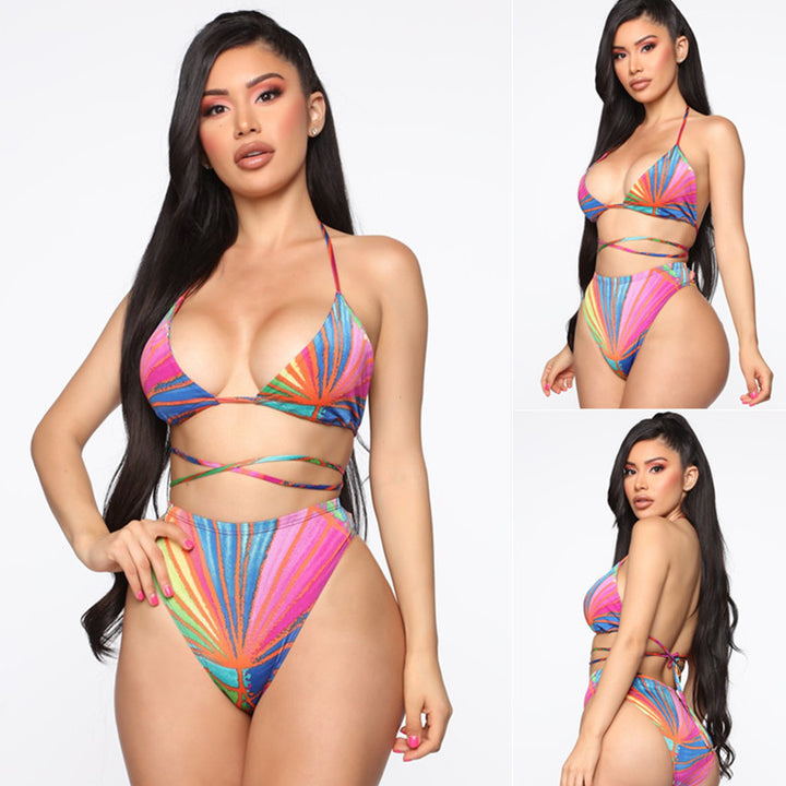 Damen Bikini mit Wickelrock und buntem Muster Echo Archiv