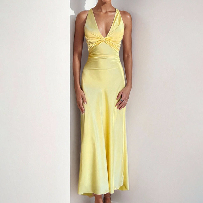 Damen Maxikleid mit elegantem Wickeldetail und fließendem Satinmaterial Echo Archiv