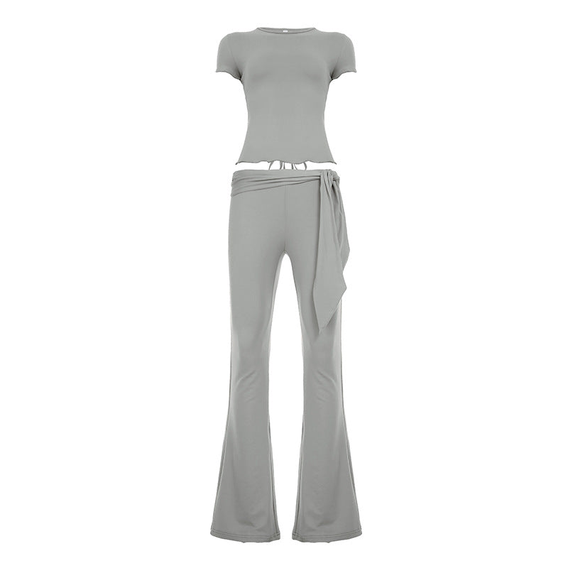 Damen lässiges Freizeit-Set mit leichtem T-Shirt und hochwertigen Flared-Hosen Echo Archiv
