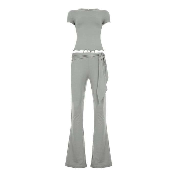 Damen lässiges Freizeit-Set mit leichtem T-Shirt und hochwertigen Flared-Hosen Echo Archiv