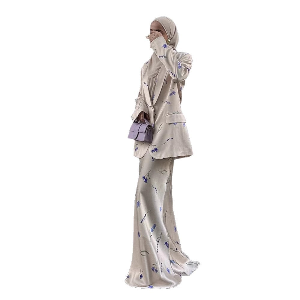 Damen Zweiteiliger Satin-Anzug mit geblümtem Maxirock und oversized Blazer Echoarchiv