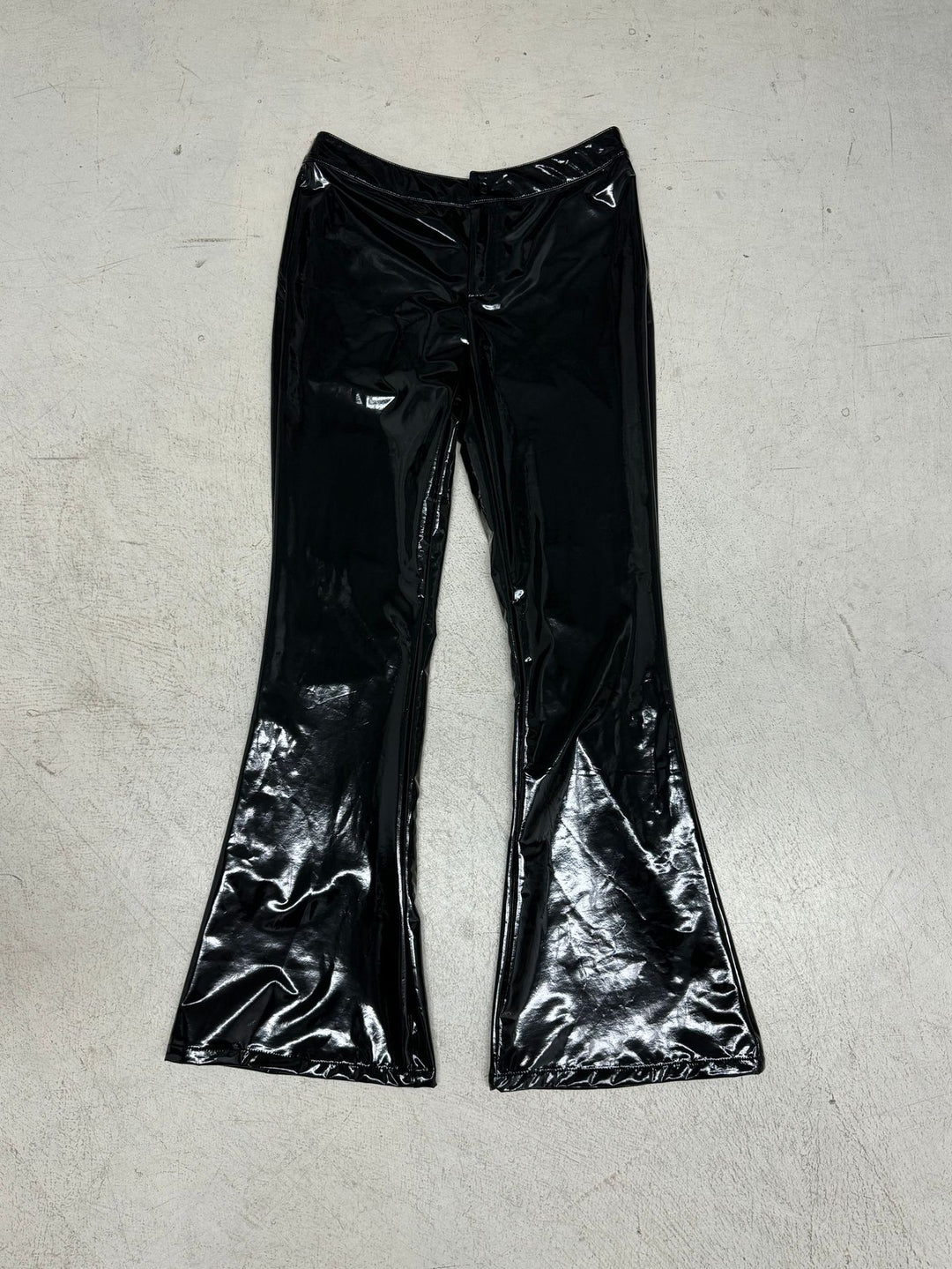 Damen nan hochglänzende Lackhose mit hoher Taille, figurbetonter Oberschenkelpassform und weitem Schlag Echo Archiv
