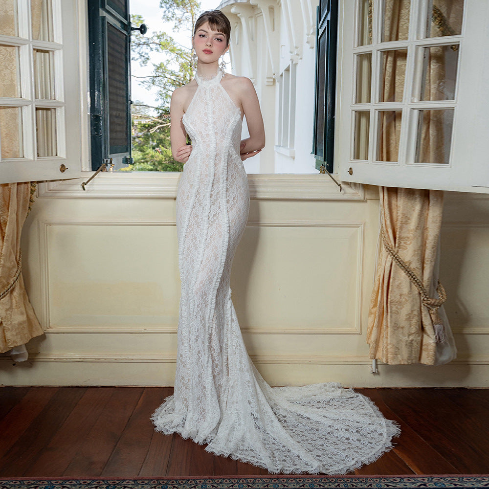 Damen Hochwertiges Spitzenabendkleid mit elegantem Kragen und transparenten Details Echo Archiv