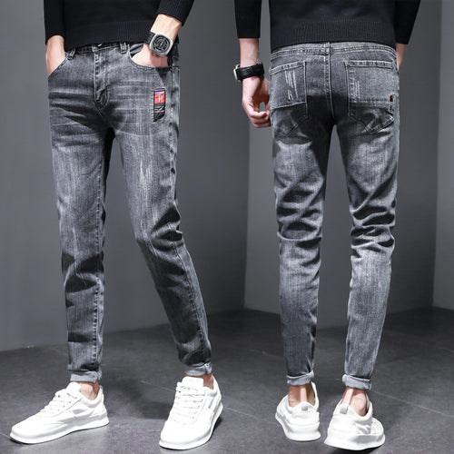 Herren Slim-Fit Jeans im modernen Waschdesign Echoarchiv