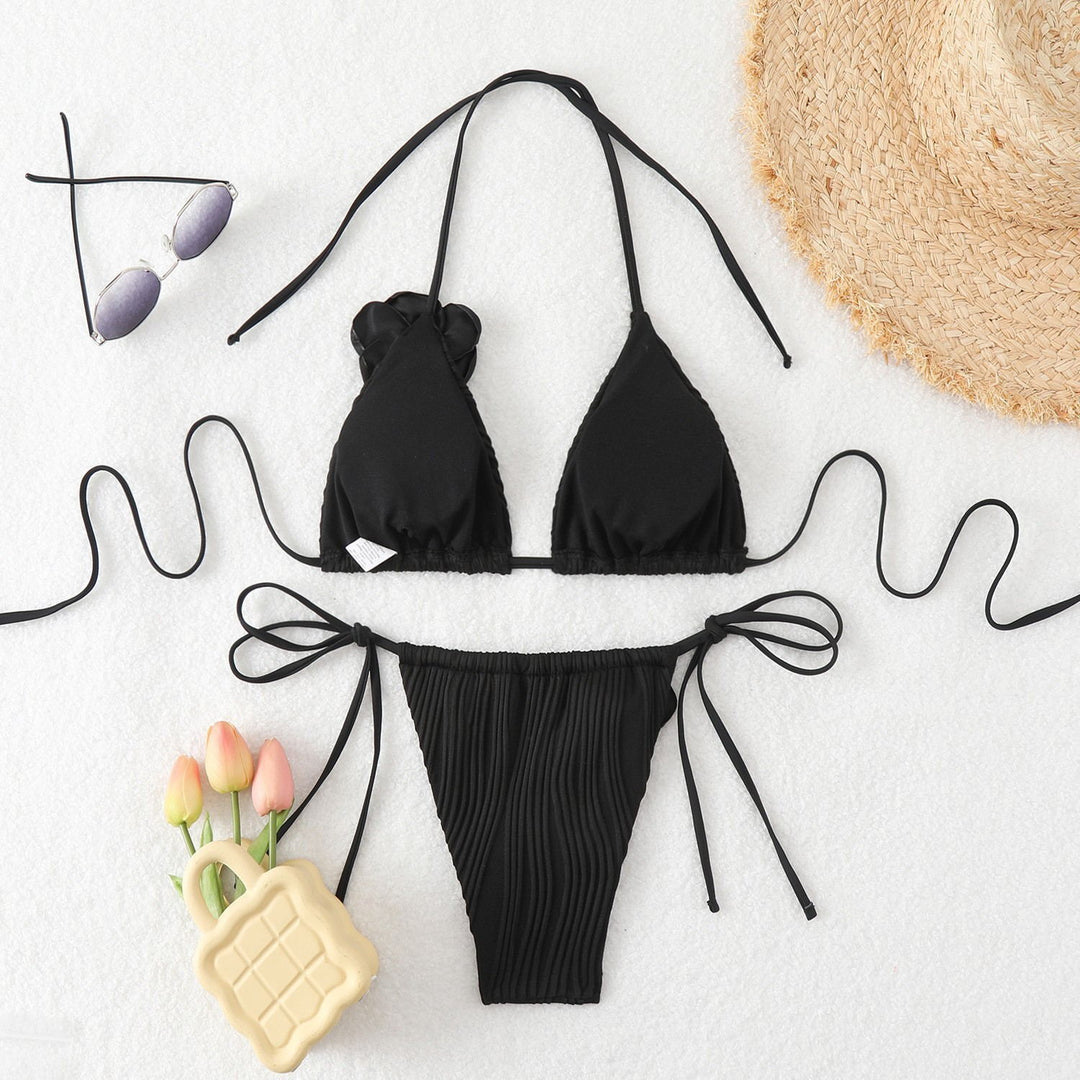 Damen Elegantes und verspieltes Bikiniset mit Blumenapplikationen Echo Archiv