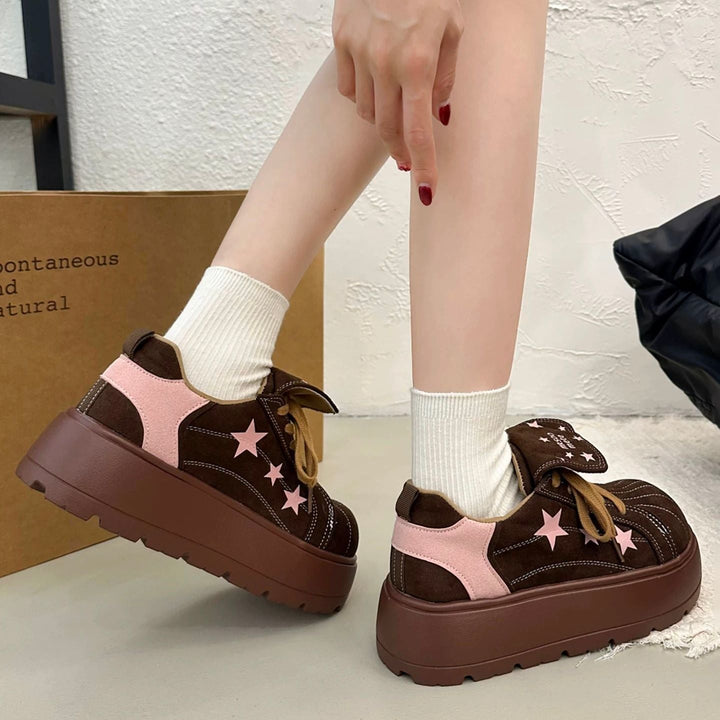 Damen Plateau-Sneaker mit modischen Sternen-Details und bequemem Klettverschluss Echo Archiv