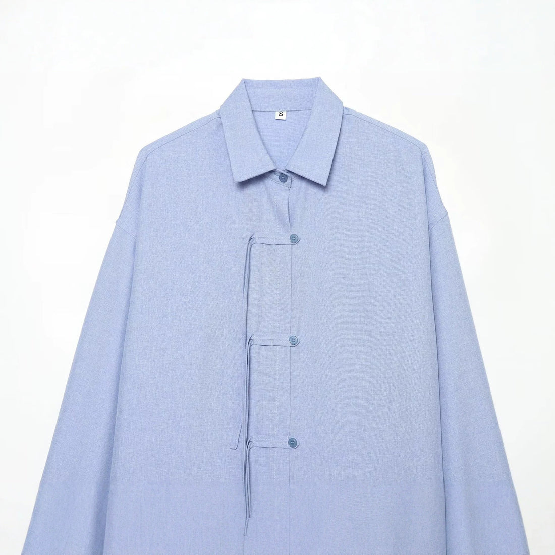 Damen Oversize-Hemdjacke mit Tunnelzug, Zierknotenverschluss und Hemdkragen Echoarchiv