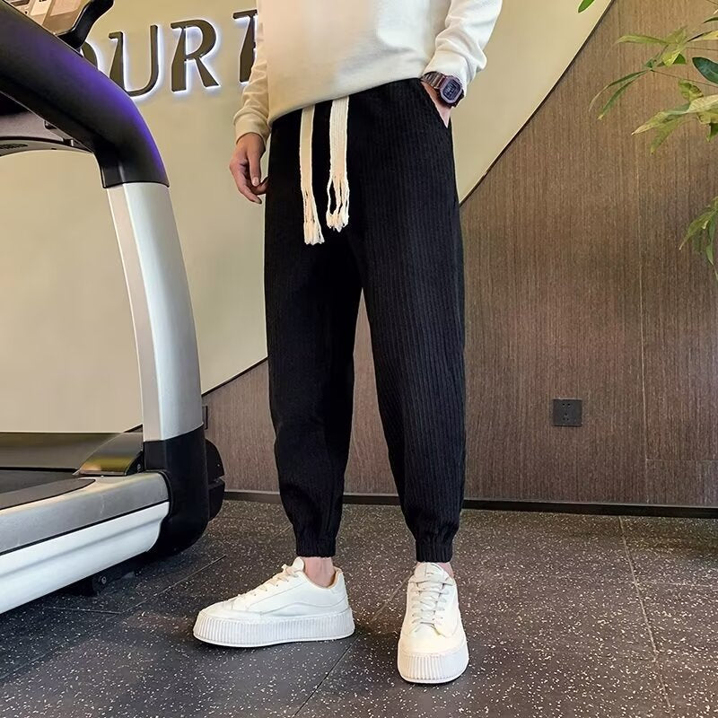 Herren Gerippte Relax-Jogginghose mit Tunnelzug, Eingrifftaschen und elastischen Saumabschlüssen Echoarchiv