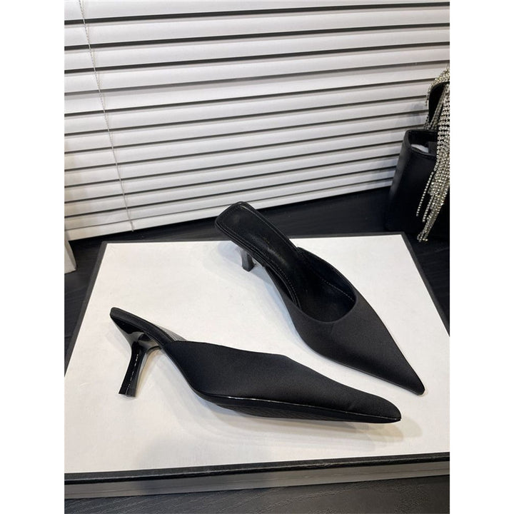 Damen Spitz zulaufende Mule mit niedrigem Kittenabsatz und fersenfreiem Design – Avérine