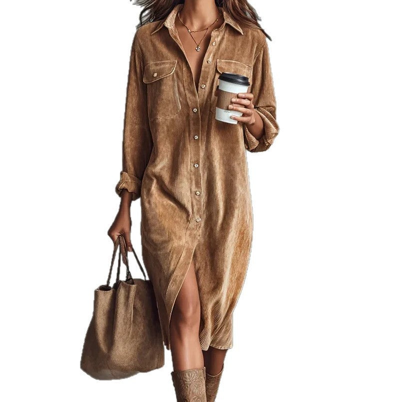 Damen Hemdblusenkleid aus Cord mit Brusttaschen, Knopfleiste und Schlitze Echoarchiv