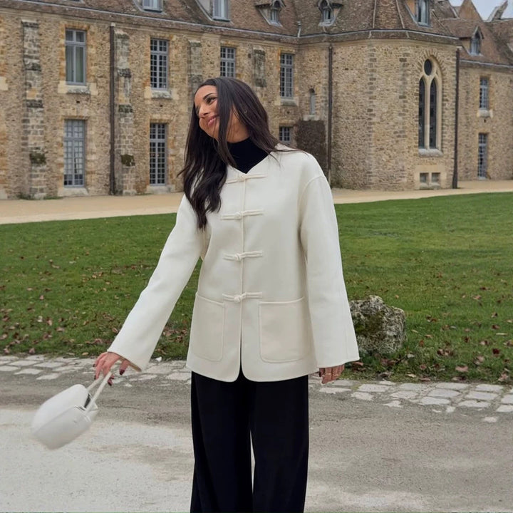 Damen Kurzmantel mit chinesischen Knebelverschlüssen, Oversize-Ärmeln und aufgesetzten Taschen Echoarchiv