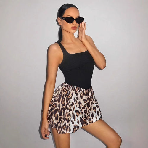 Damen Sommerliches Badeoutfit mit Rüschendesign Echo Archiv