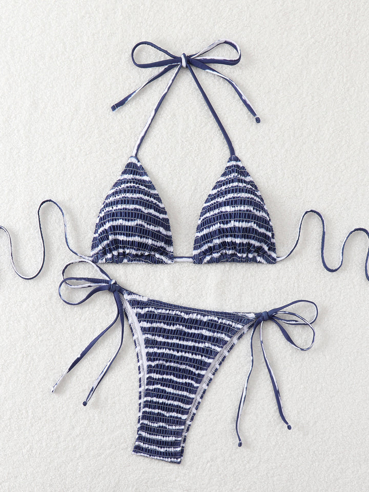 Damen Triangel-Bikini mit feinem Streifenmuster und raffinierten Bindebändern Echo Archiv