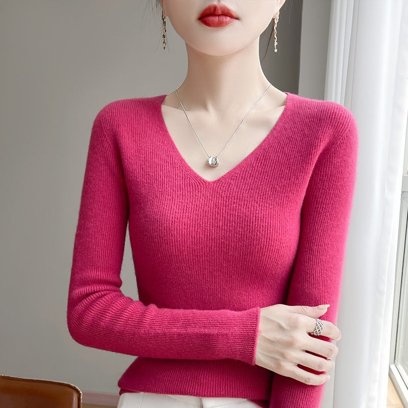 Damen Schmal geschnittener V‑Ausschnitt-Feinstrickpullover mit feiner Rippenstruktur und weicher Haptik Echoarchiv