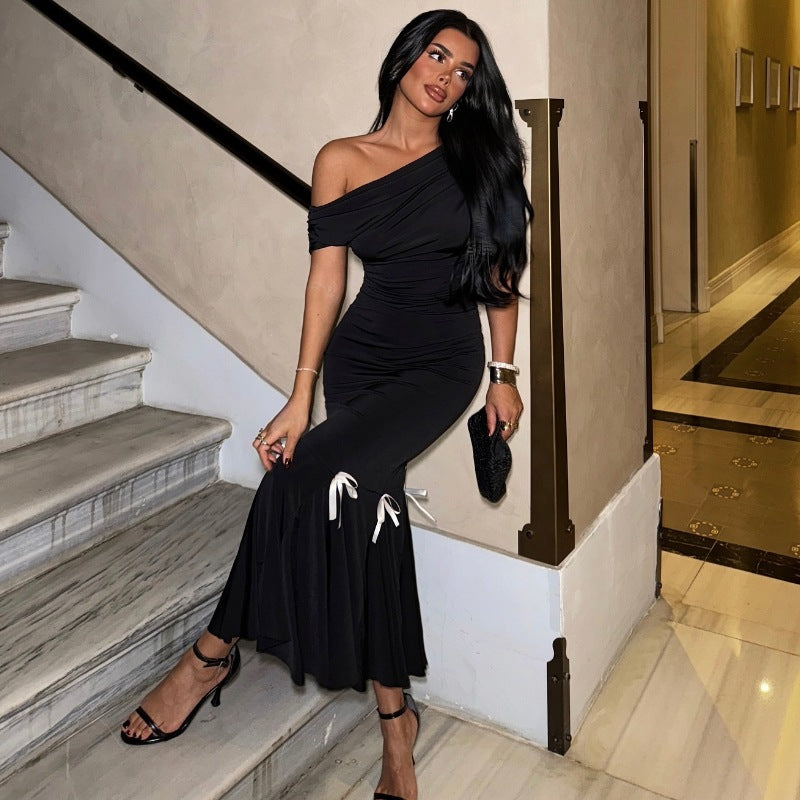 Damen Elegantes Maxikleid mit asymmetrischem One-Shoulder Design und verspielten Rüschendetails Echo Archiv