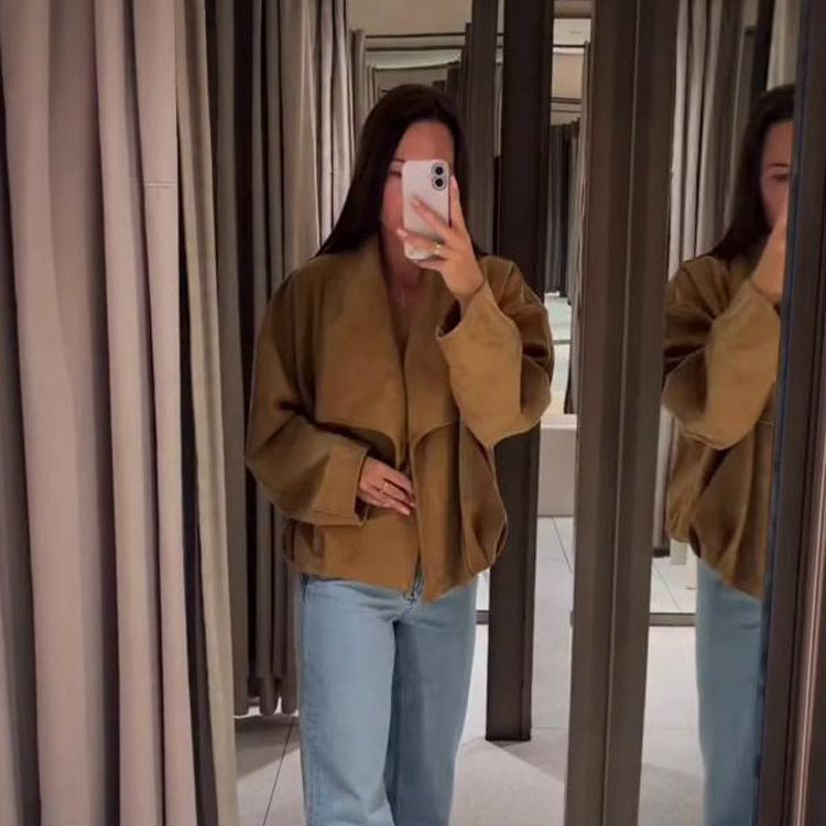 Damen Oversized Velours‑Wasserfalljacke mit kastiger Cropped‑Silhouette und verdeckter Verschlussleiste Echoarchiv