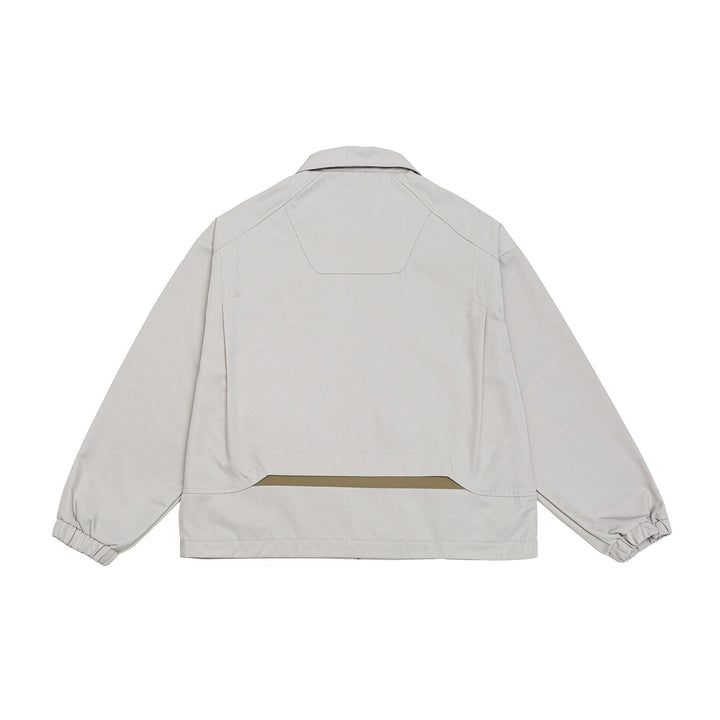 Unisex Kurzblouson im Boxy‑Cut mit Hemdkragen, sichtbarem Metallreißverschluss und Utility‑Pattentaschen Echoarchiv