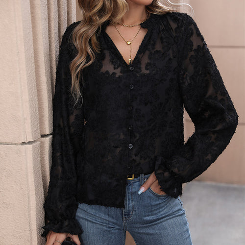 Damen Transparente Chiffon-Bluse mit floraler Flockapplikation, Knopfleiste und Rüschenmanschetten – Élovi