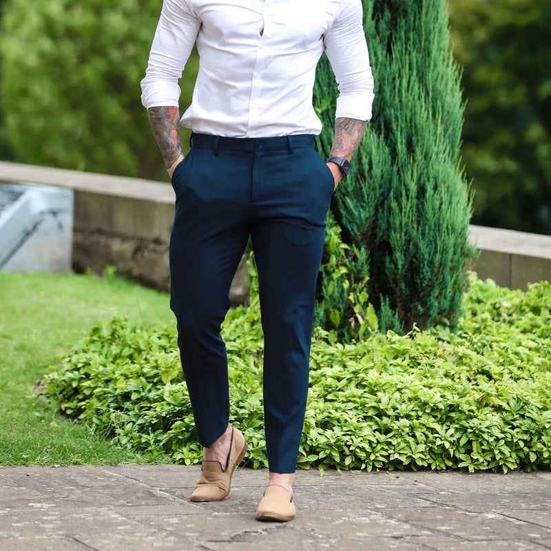 Herren nan Slim-Fit Stretch-Chino mit schmal zulaufendem Bein und dezenten Eingrifftaschen Echo Archiv
