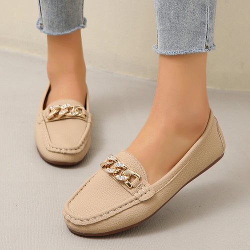 Damen Flexibler Mokassin‑Slipper mit gepolstertem Komfortfußbett und dekorativer Metallkette – Lioré