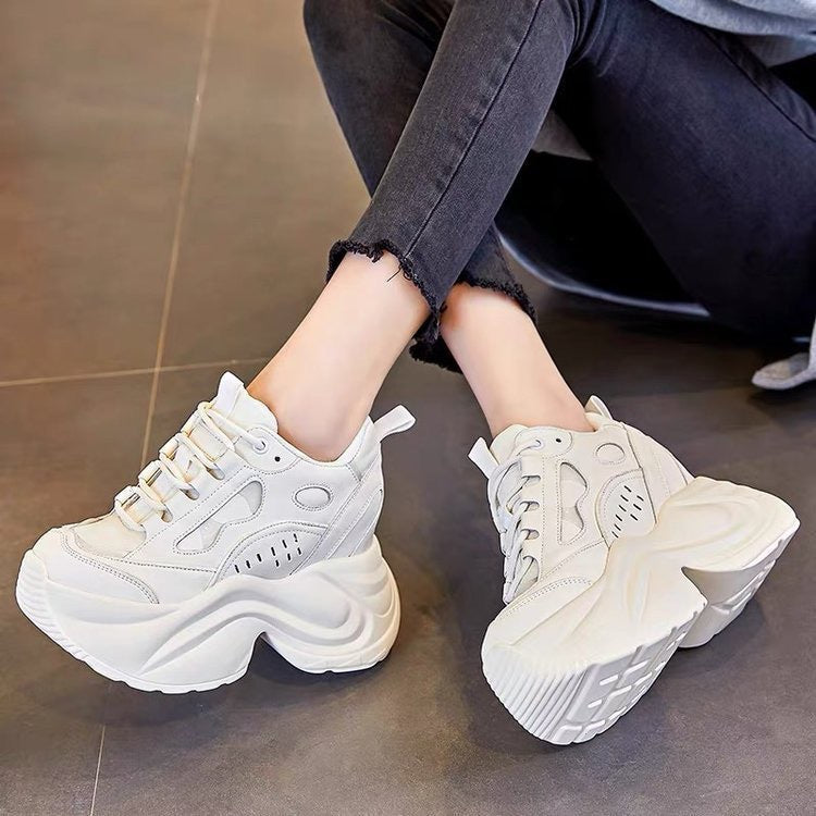 Damen sportliche Chunky Sneakers mit extragroßer Plateau-Sohle Echo Archiv