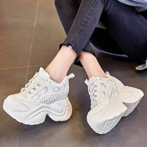 Damen sportliche Chunky Sneakers mit extragroßer Plateau-Sohle Echo Archiv