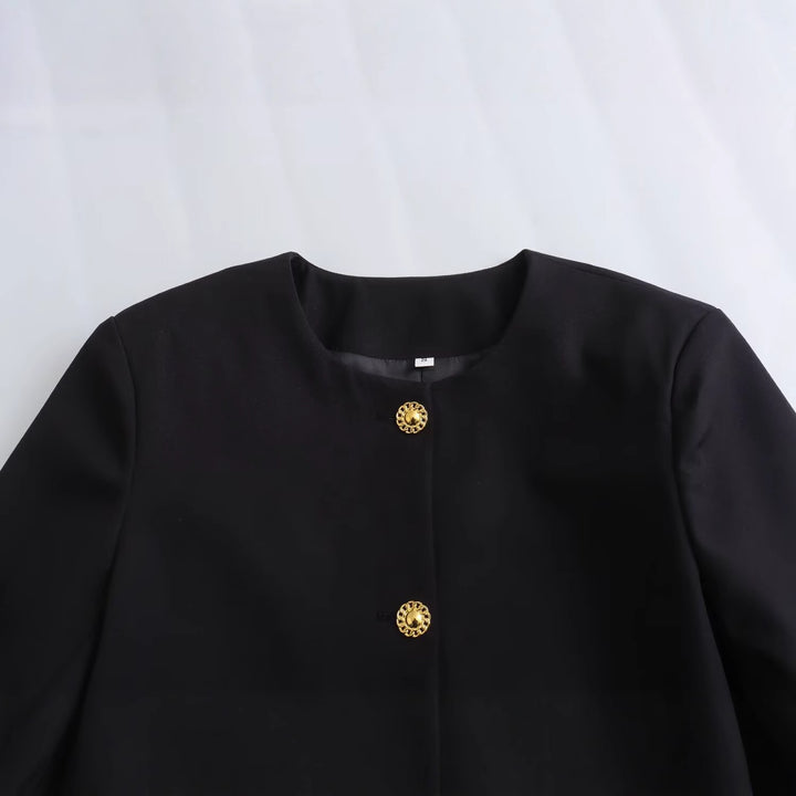 Damen Kurzblazer im Boxy‑Cut mit dekorativen Zierknöpfen und aufgesetzten Taschen Echo Archiv