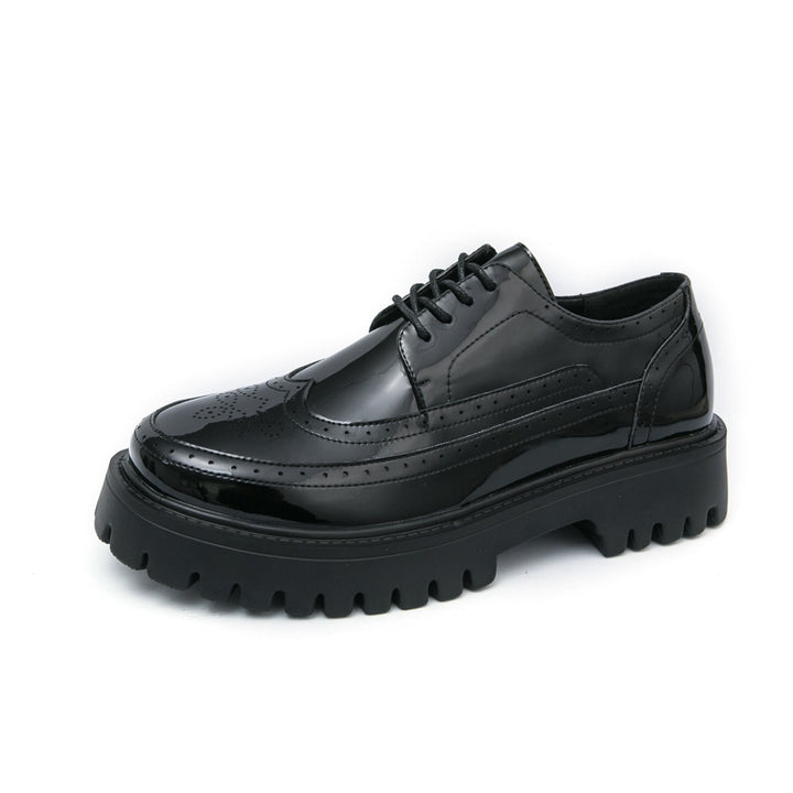 Damen Plateau-Brogue Derby mit markanter Profilsohle und Lacklederoptik Echo Archiv