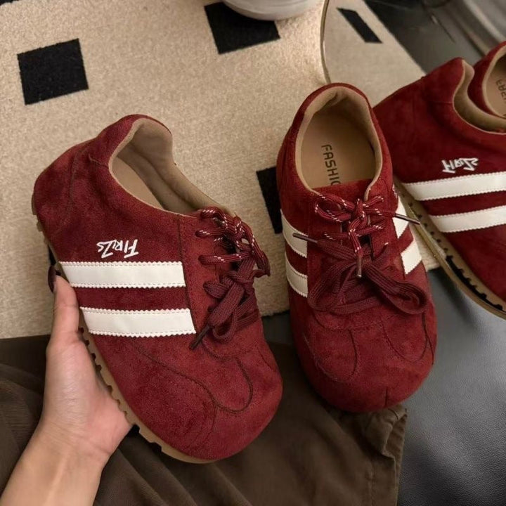 Damen modische Riemchen Sneaker aus Wildleder Echo Archiv