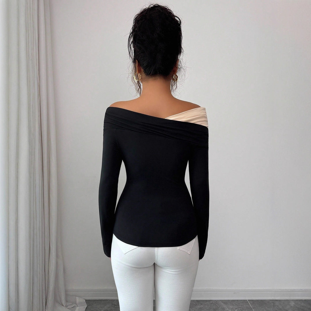 Damen nan asymmetrisches Carmen-Top mit Schulterraffung und körperbetonter Jersey-Passform Echo Archiv