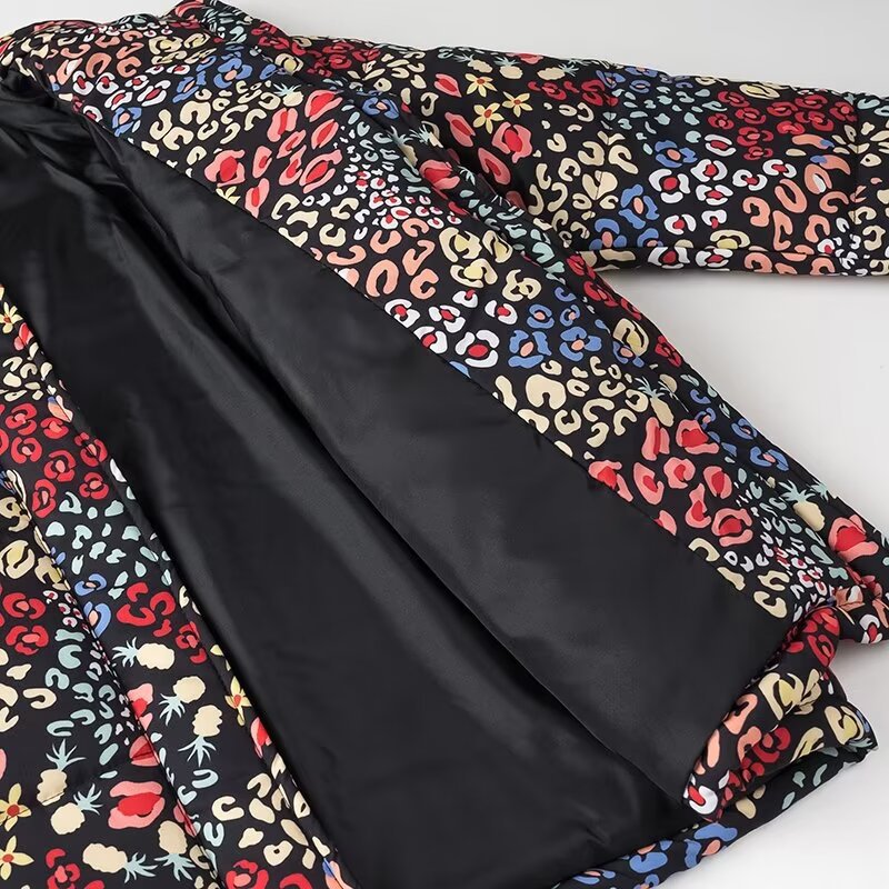 Damen Leichte wattierte Kurzjacke mit Stehkragen, verdeckter Knopfleiste und 3/4-Ärmeln Echo Archiv