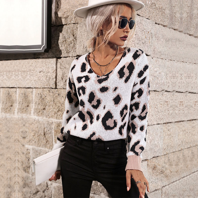 Damen Feinstrickpullover mit dezentem Animal-Print, V‑Ausschnitt und kastiger Silhouette Echoarchiv